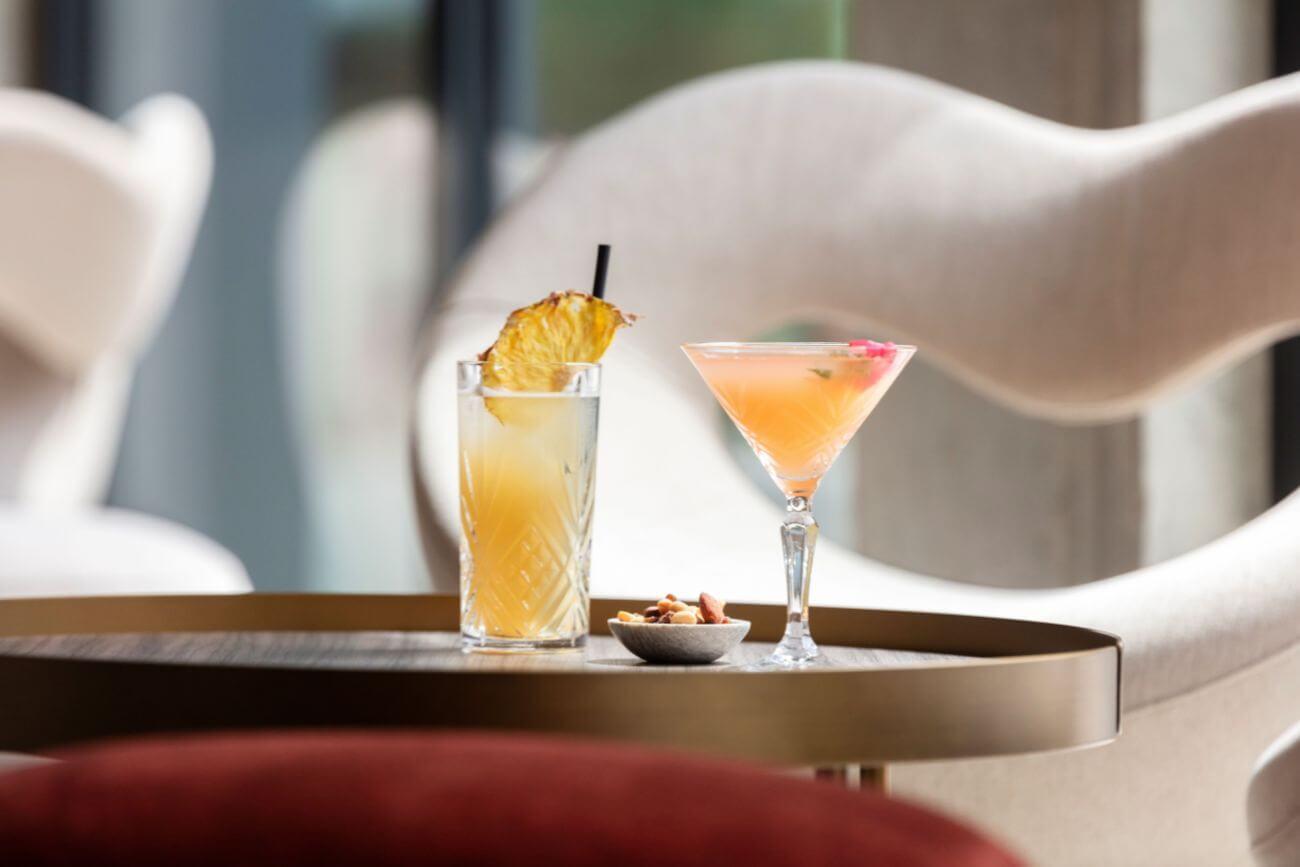 Cocktails in der Bar des Ki Space Hotels